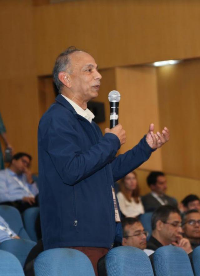 Hemant Bhargava leading discussion at WISE 2023.