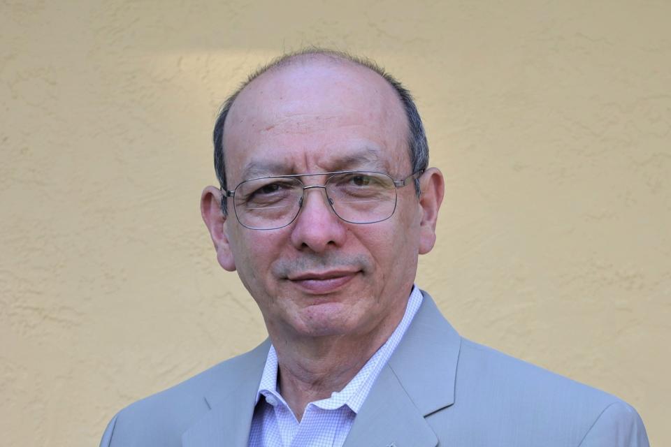 Headshot of Gregory Perelman