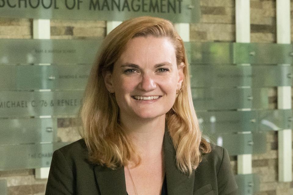 Headshot of Sophie Linnett